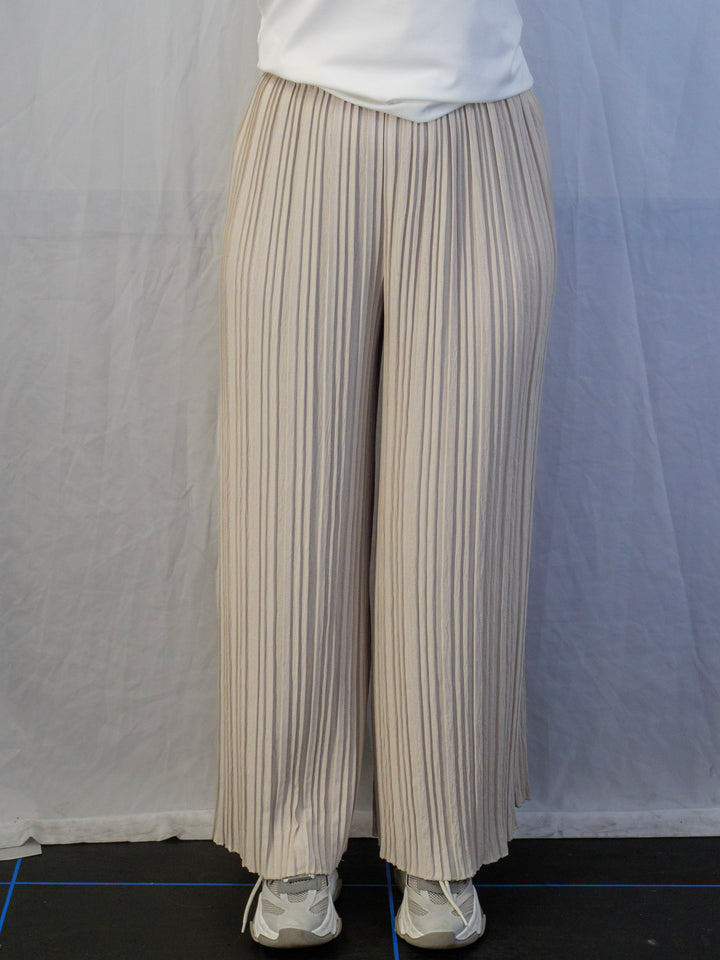 Yvette Plissé Broek