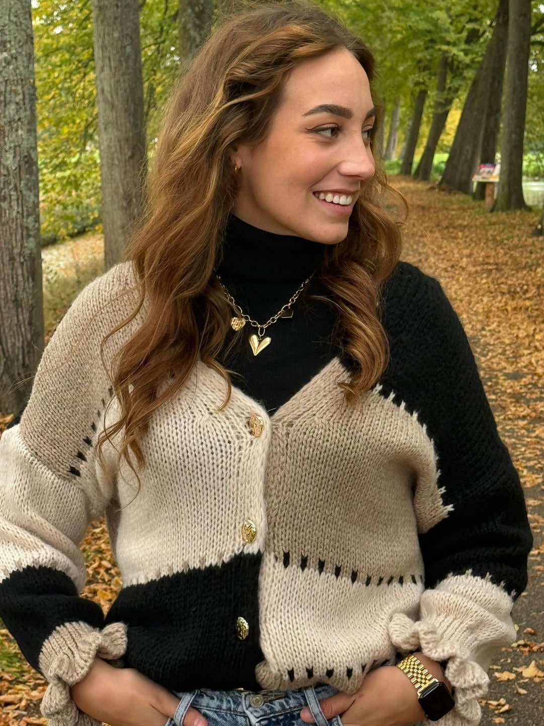🖤 Beige-Zwart Colourblock Vest – Warm, Trendy & Uniek