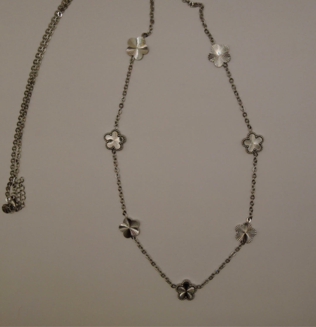 Stainless Steel Ketting – Zilverkleurig met Klavertjes Vier