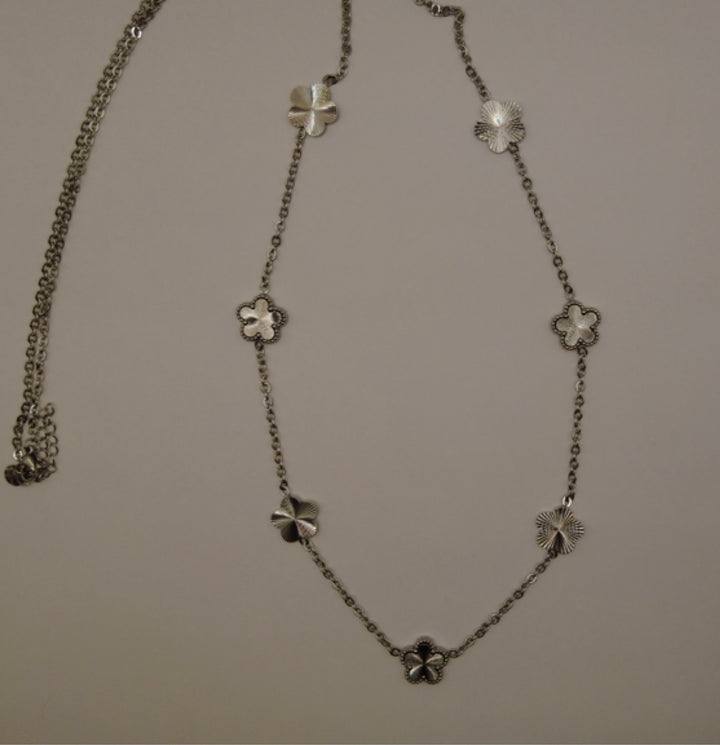 Stainless Steel Ketting – Zilverkleurig met Klavertjes Vier