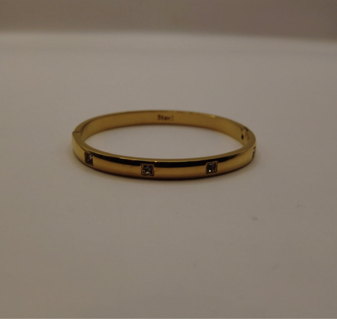 Goudkleurige Bangle Armband met Zirconia Steentjes