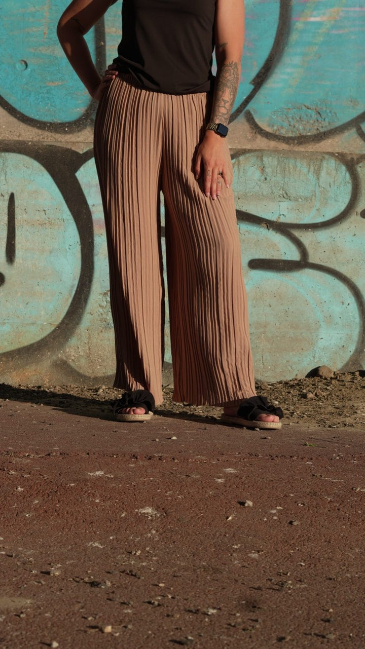 Yvette Plissé Broek