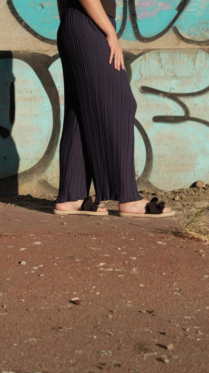 Yvette Plissé Broek
