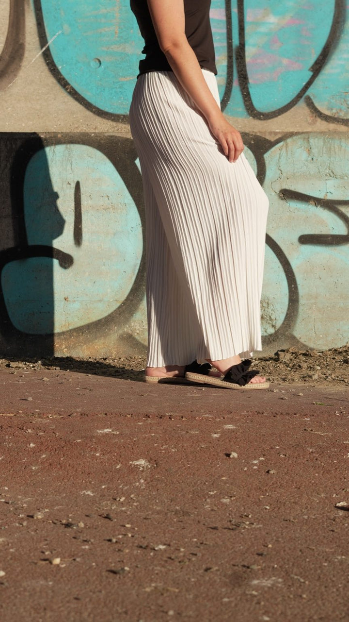 Yvette Plissé Broek